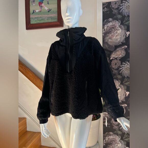 Free People x FP Movement + Care FP Seaside
Fleece/ size M - Picture 9 of 9